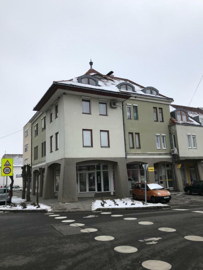 Gabor Pal 1 Apartman 2 Szoba Dunafoldvar Exteriér fotografie